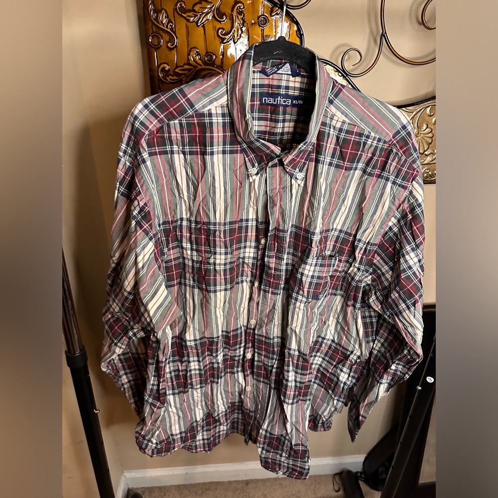 Men’s Nautica button up size XL